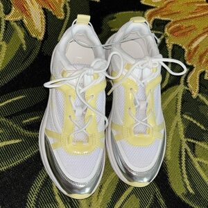 🌴DKNY “Juna” Lace Up Women’s Sneakers Size 7M